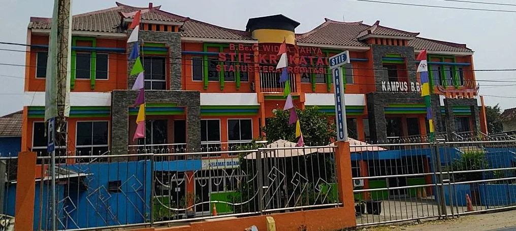Yudisium dan Wisuda Periode III STIE Krakatau